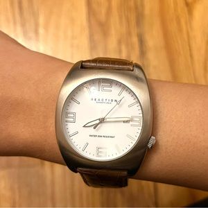 Kenneth Cole Reaction Mens brown watch 100% authentic